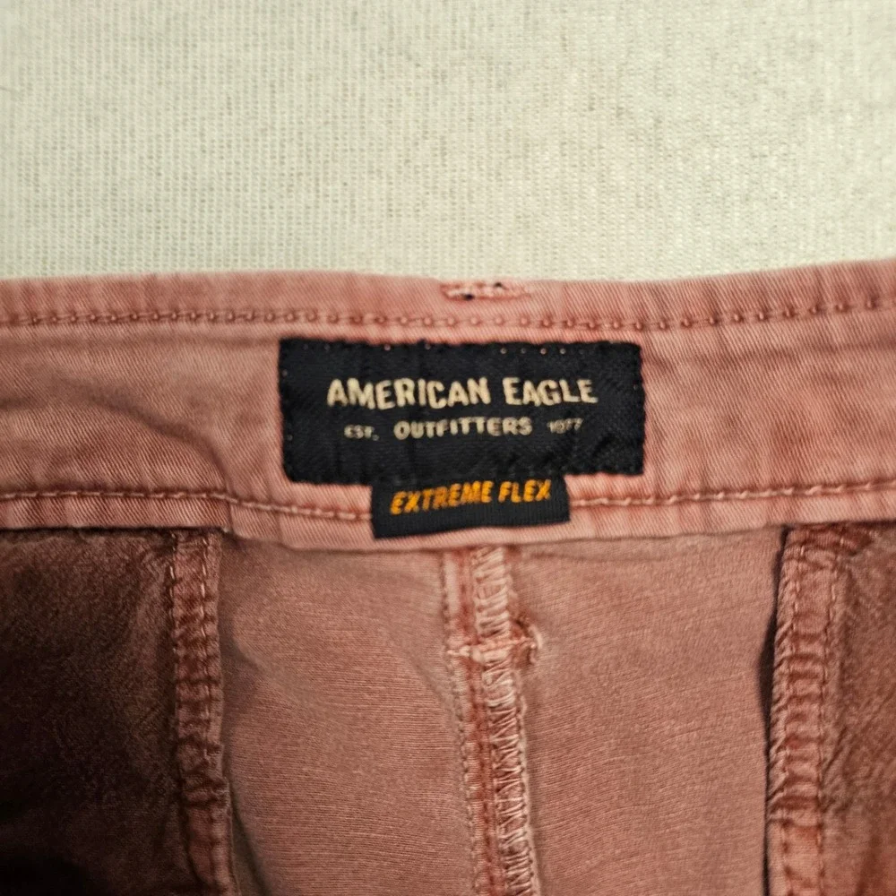 American Eagle Extreme Flex Classic Shorts Mens 34 Rose Red Faded Chino 6459